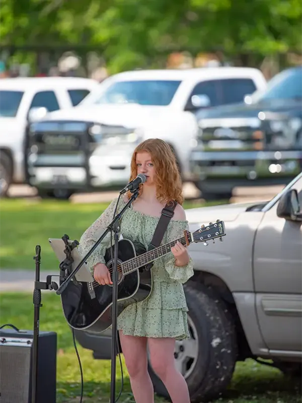 Music, Vendors and Family Fun Highlight 31st Annual Creek Bank Festival | There were dozens and dozens of vendors at the event where festival